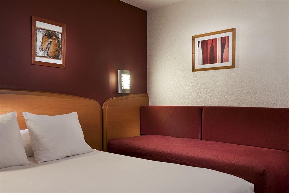 Sky Hotel Goussainville Charles De Gaulle Exterior photo