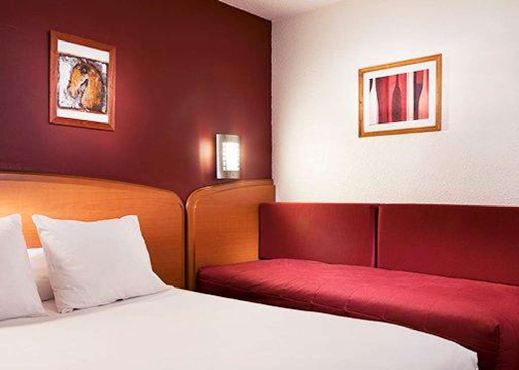 Sky Hotel Goussainville Charles De Gaulle Room photo