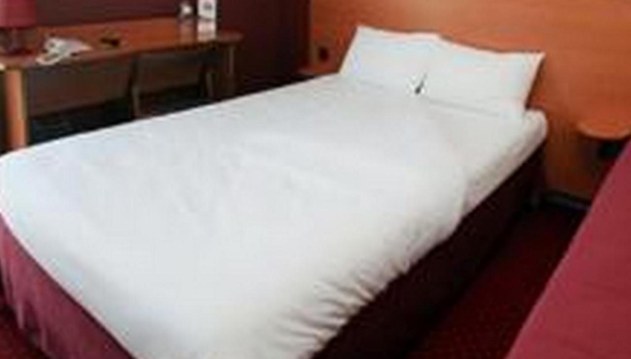 Sky Hotel Goussainville Charles De Gaulle Exterior photo